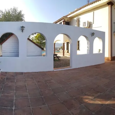 Preciosa Con Gran Piscina Y Fabulosas Vistas Villa