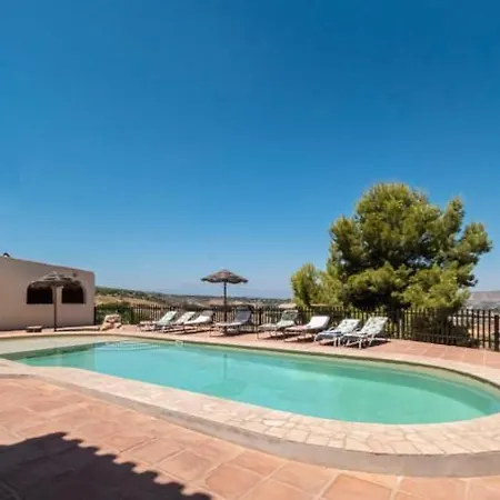 Preciosa Con Gran Piscina Y Fabulosas Vistas