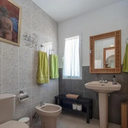 Preciosa Con Gran Piscina Y Fabulosas Vistas